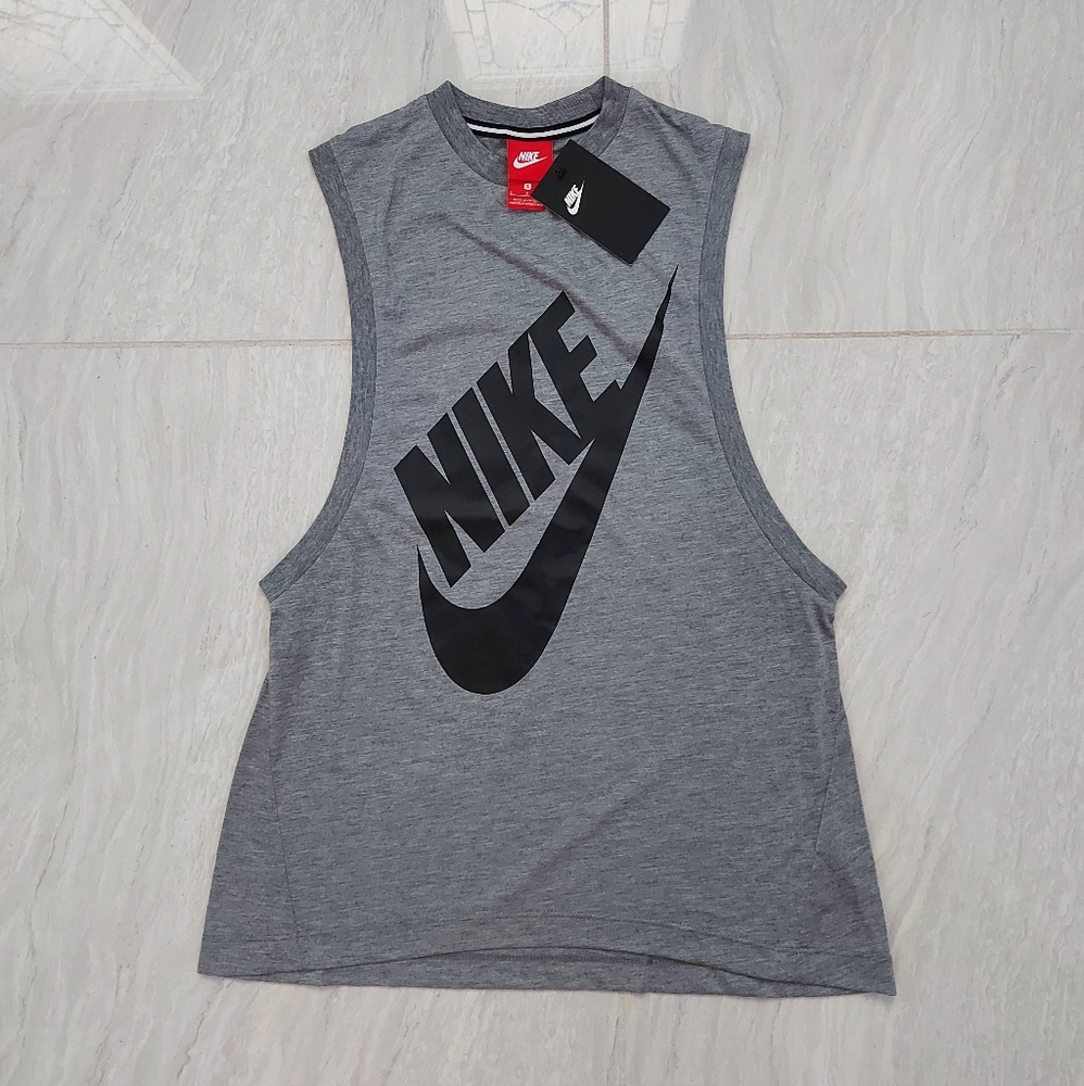 NWT Nike sportswear women's essentials tank top